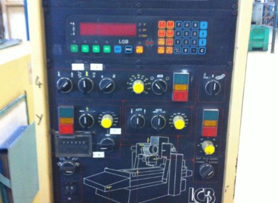 Pupitre avant rétrofitage - Anjou Machines Outils